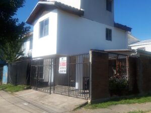 Vendo casa 5D, 4B, Juan de la Barza Curicó