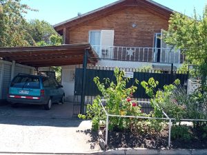 Preciosa casa en excelente ubicacion en Chillan dos pisos con 2 estacionamientos