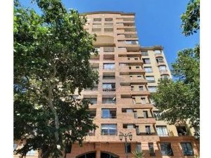 Departamento amplio de 3 dorm. 2 baños Club Hípico 1240