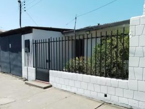 Vendo casa en el centro de Curico, puede ser para negocio