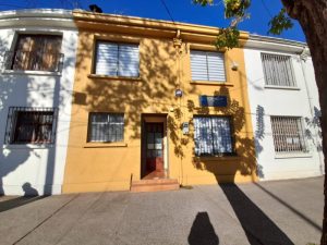 Arriendo casa oficina, en Avenida O'Higgins con Constitución