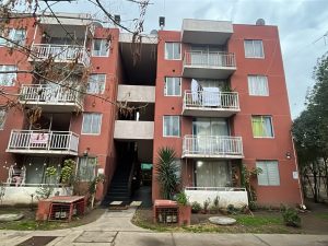 Departamento Clásico En Segundo Piso, Con Terraza Y Segurida