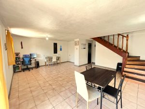 Casa de 2 Pisos en Venta: 4D / 3B + Estacionamientos, Maipú