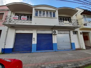 Arriendo amplia casa en calle Libertad