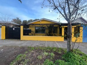 Casa en arriendo en calle Gamero, entre Arauco y 5 de Abril