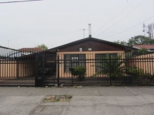 Arriendo casa para oficinas en calle Rosas, entre El Roble y Maipón
